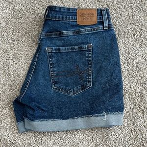 Women’s Levi’s denim shorts